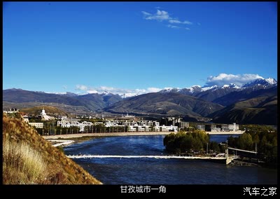 亚青寺又名亚青邬金禅林,建于公元1985年,在四川省白玉县昌台区阿察乡