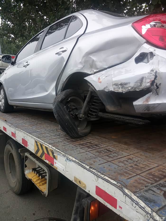 【图】E3被撞。对方全责,可以要贬值费吗_奇
