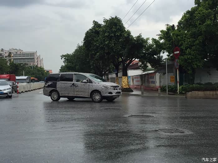 【图】广州偶遇gm8路试车_传祺GM8论坛