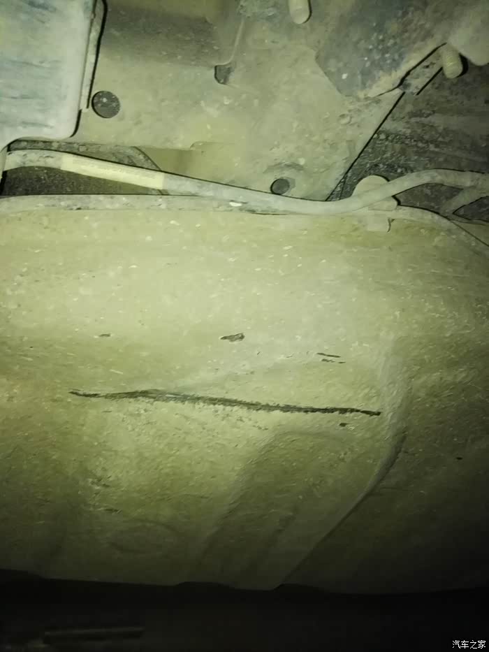 【图】托底了油箱被撞凹了怎么办?_吉利GX7
