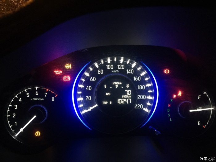 【图】汽车自检时仪表盘故障灯亮如图,发动机