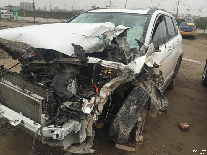 【图】撞成这样返厂换新车可以吧_哈弗H6论坛