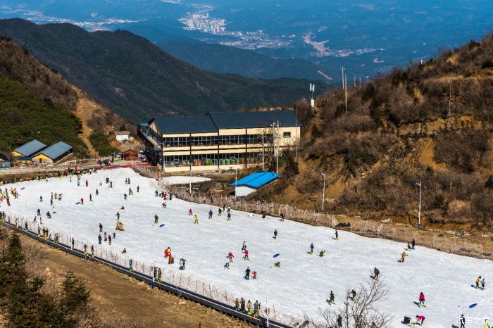 秀美乡村之七星岭滑雪场