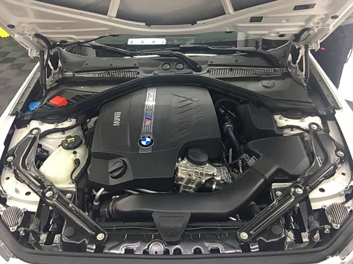 宝马x7_2010宝马bmw e84 宝马x1培训资料_宝马5系和宝马gt的区别