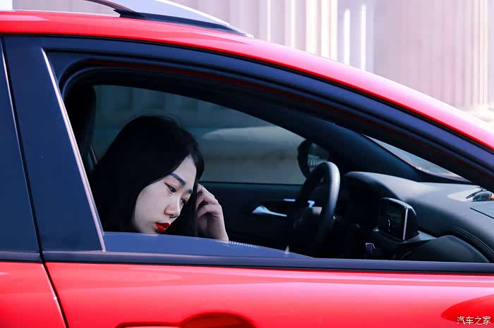 【女友当车模】樱桃樊素口,杨柳小蛮腰,这样的