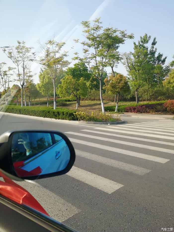 副驾驶视角,坐的看的