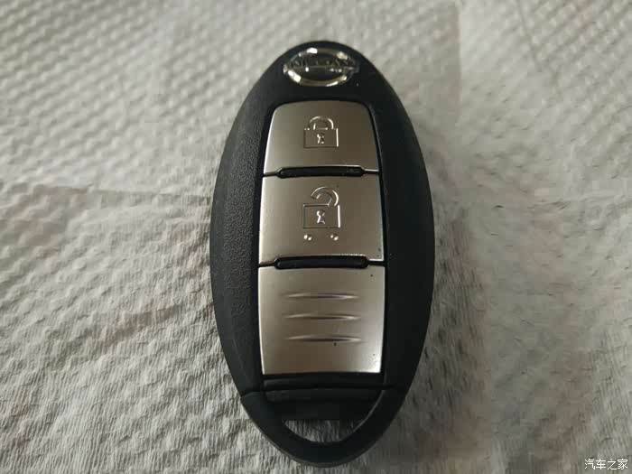 奇骏遥控钥匙自己更换电池图解