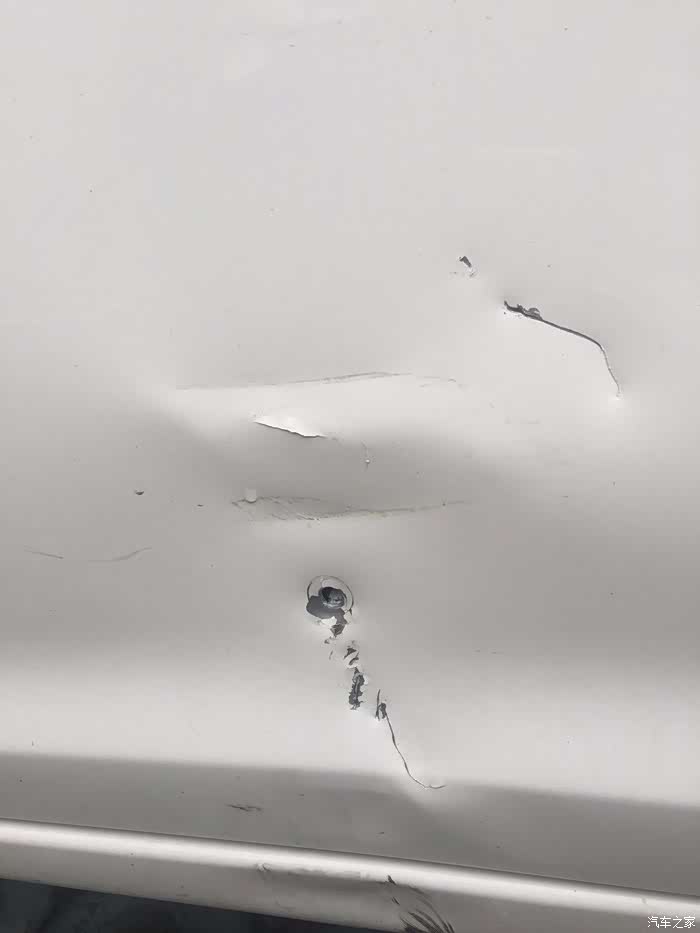 求教大神! 车门被撞了个洞,还能修吗?