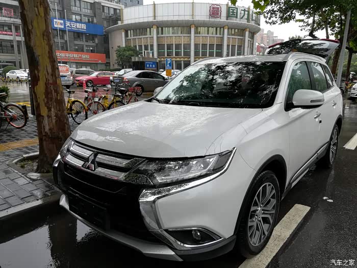 【图】三菱欧蓝德2.0和2.4精英版的油耗多少?