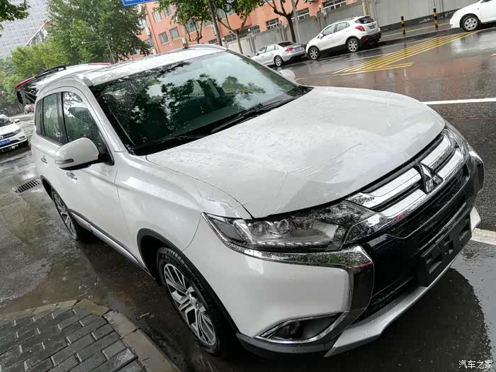 【图】三菱欧蓝德2.0和2.4精英版的油耗多少?