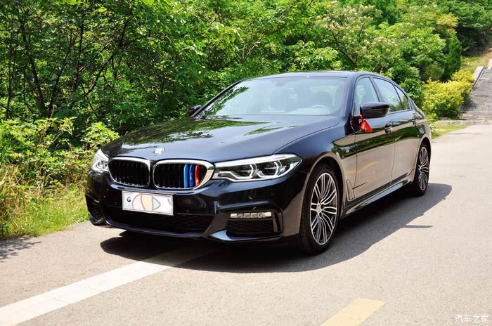 357660 | 回复: 886 宝马5系论坛 530li m运动套装 碳黑 火山红——
