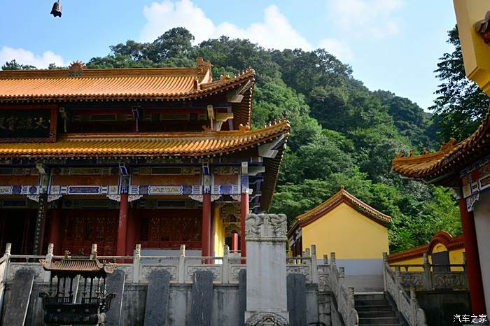 车·生活 清凉一夏】大山静谧处 佛光沐身心  洪山禅寺分为上下两院