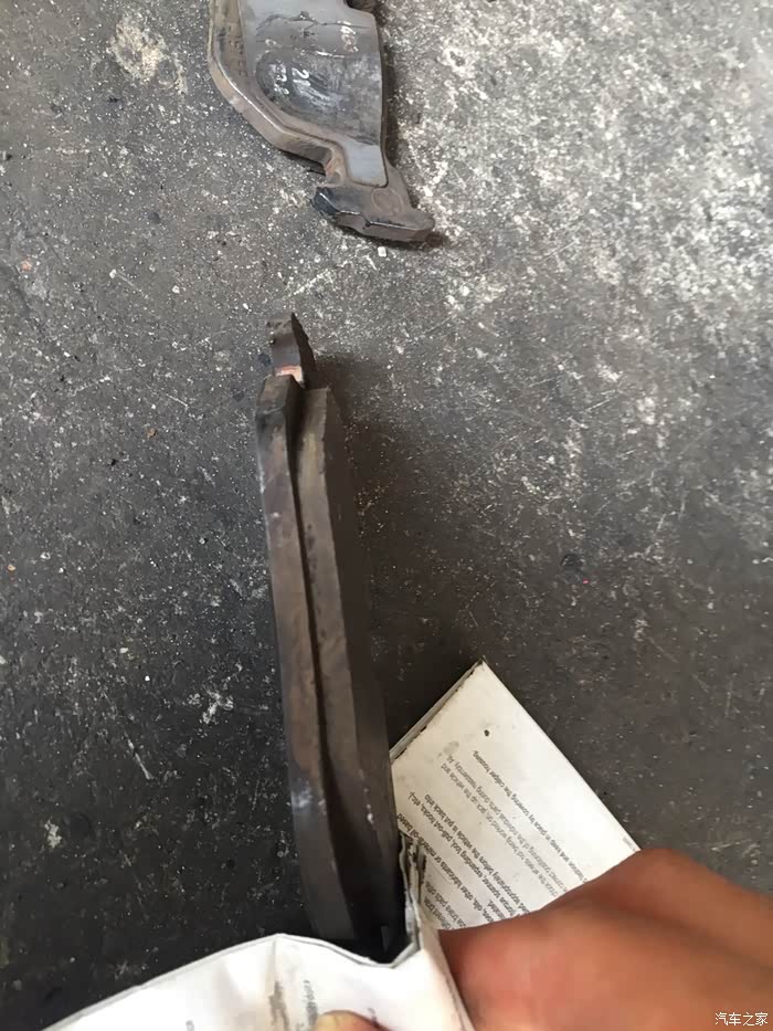 【图】x1 刹车片更换_宝马X1论坛