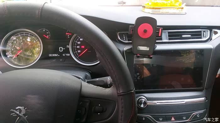 【图】1.8自豪中控液晶显示屏不亮,拧钥匙、点