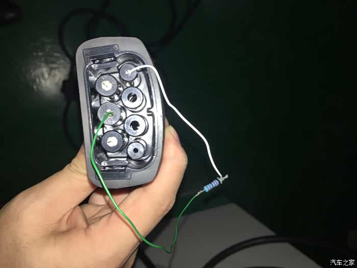 【图】特斯拉随车便携充电器充电功率可以达到