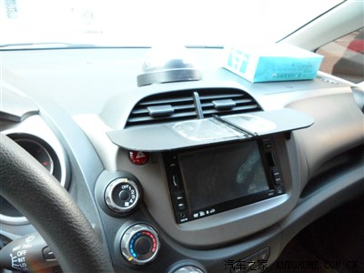 【图】DVD车载导航被阳光照着看不清楚