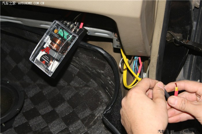 【图】别克凯越改装(德国野兽音响加声琅低音