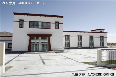 藏式建筑风格的公路道班.