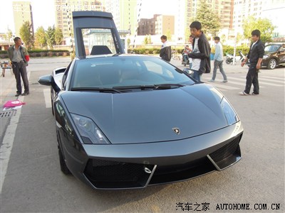 提车作业:兰博基尼 gallardo lp550-2 铁灰色 .