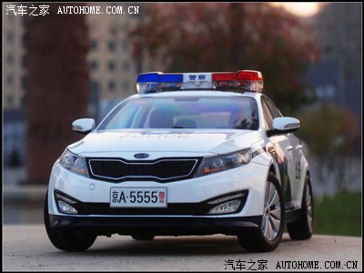 穿警服的大帅哥,k5警车._起亚k5论坛_手机汽车之家