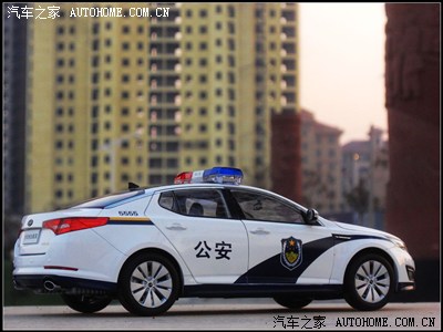 穿警服的大帅哥,k5警车._起亚k5论坛_手机汽车之家