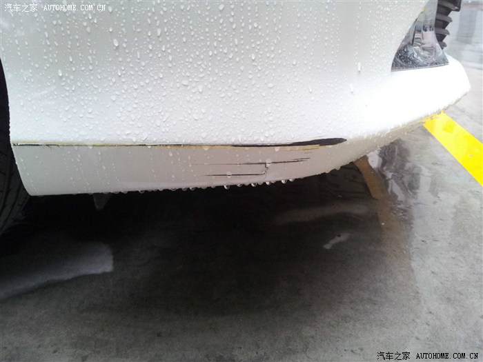 【图】小凯破处不知被何人把车漆蹭刮掉了,能