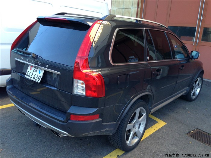 【图】纯碎闲淡:瑞士停车场VV的性感美臀_沃