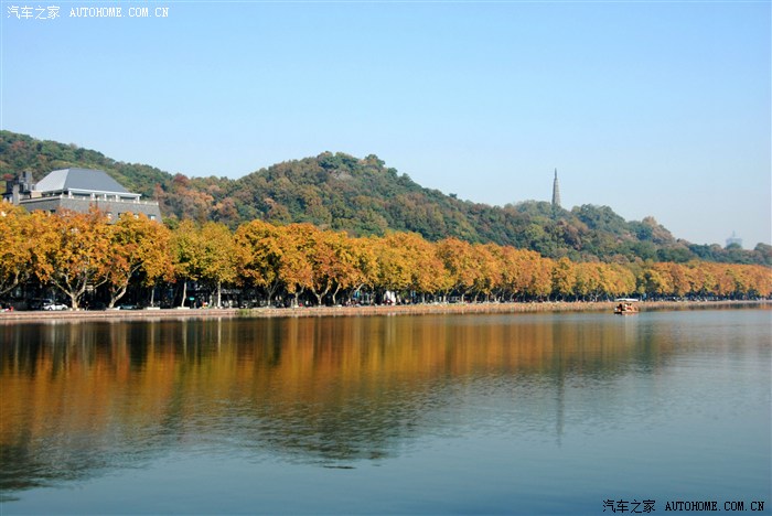 北山路湖面倒影三,边的房子叫新新饭店,西湖边煞风景建筑之一