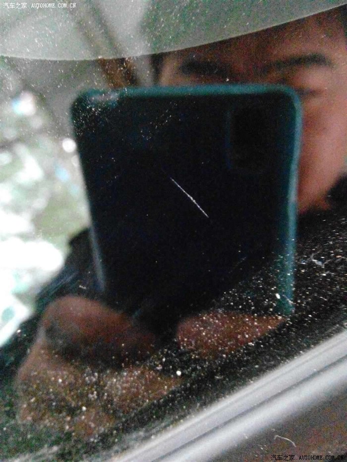 【图】今天发现前挡风玻璃上有一条裂痕大侠看