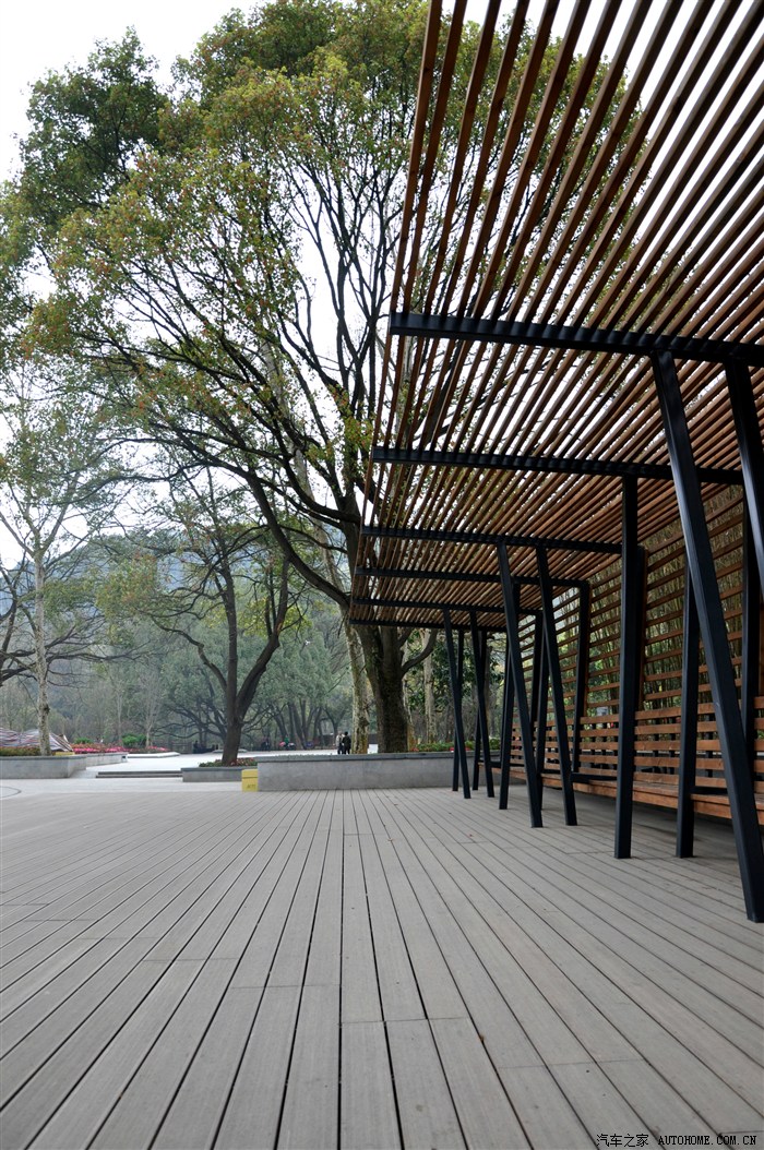 融入自然的休息区