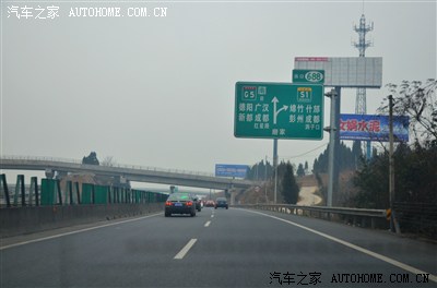 右转就是偶们来时走的成绵复线高速,现在就要直走g5京昆高速!