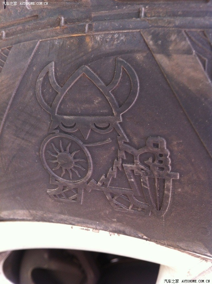 有谁知道一种轮胎的品牌标志是一个牛头人左手拿剑右手拿盾