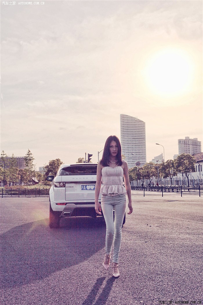 美女车模,时尚大片--潍坊管家婆软件:0536-211