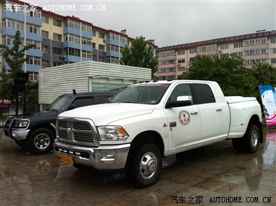 插一辆工作用车道奇公羊ram3500