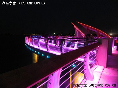 视觉的盛宴——夜游烟台开发区天马栈桥