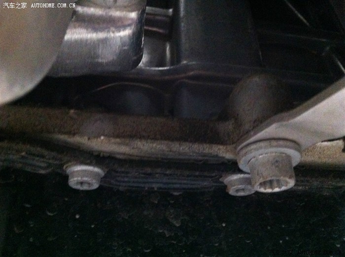 【图】13款明锐发动机油底壳渗油,正常吗?