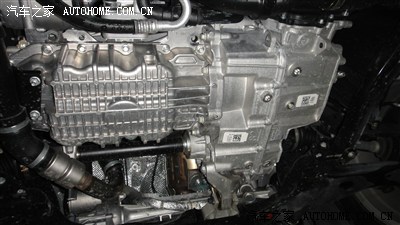 跪求解首保换全合成机油后,怠速情况下车身的