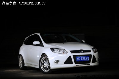 新福克斯1.6两厢风尚改装(ST后杠+巨石中出等