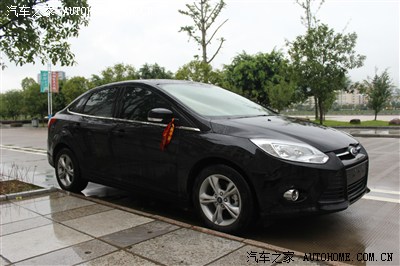 (黑新福)新福克斯1.6MT三厢风尚银沙黑高清多