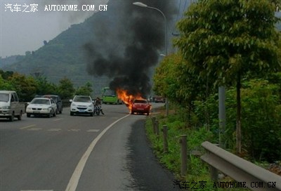 标致308跟丰田卡罗拉哪个适合工薪家用?