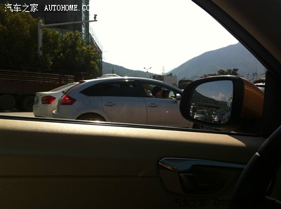 【图】高速超载。儿童坐副驾驶。怕是要不的