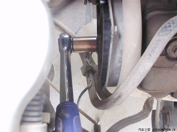 五菱之光 经典维修篇章之 水泵更换高清图片