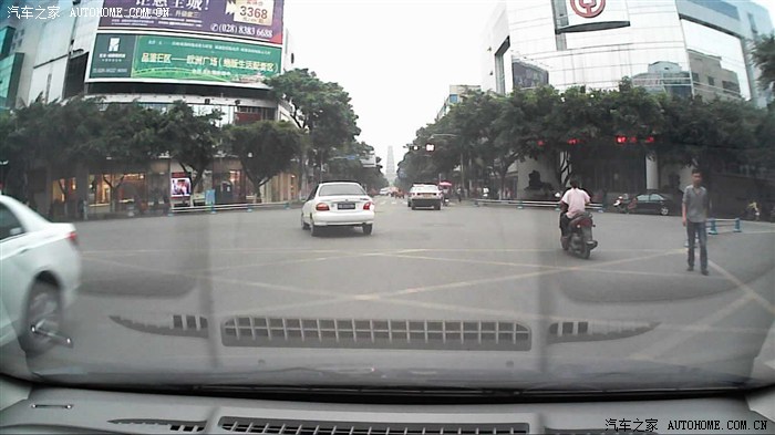 【图】四川 成都 : 闯黄灯,电子眼闪了一下,会扣