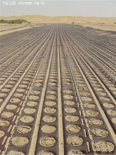 老乡们来继续猜车,看看这些沙漠怪兽,平时见过