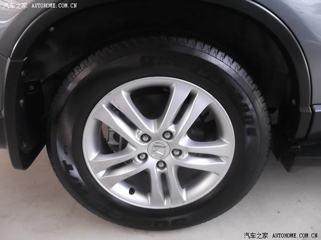 今天全车做个内饰清洗、抛光打蜡,换个心情过