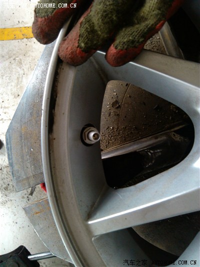 更换朝阳RP26轮胎,加装胎压监测报警。(已更