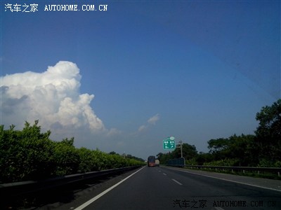 行驶在沈海高速,广州—湛江段