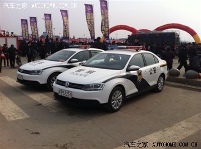 我们这公安局新添置几台速腾警车,大家看犀利