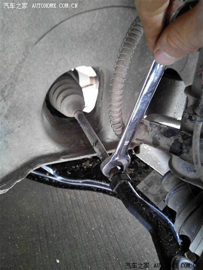 自己动手更换下摆臂、调前束_自由舰\/吉利SC