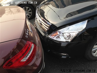 都说奔驰维修贵,小C追尾记,大家来猜猜维修费